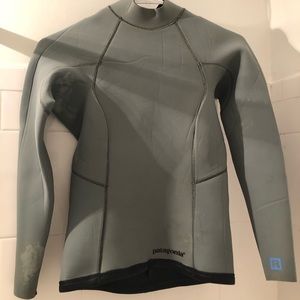 Patagonia small rash guard sea foam green / black